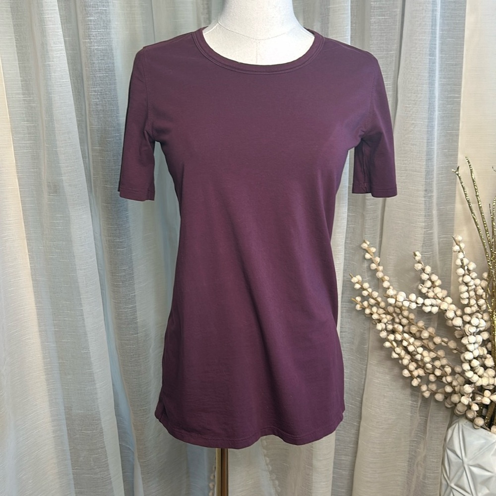 Lululemon Tee Maroon longer short sleeve sz 4